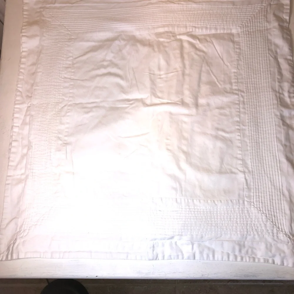 N/A white pleated